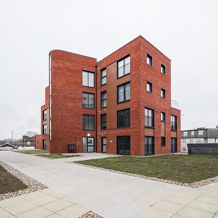 Livestay-Modern Apartment Minutes Away From Heathrow Slough Dış mekan fotoğraf