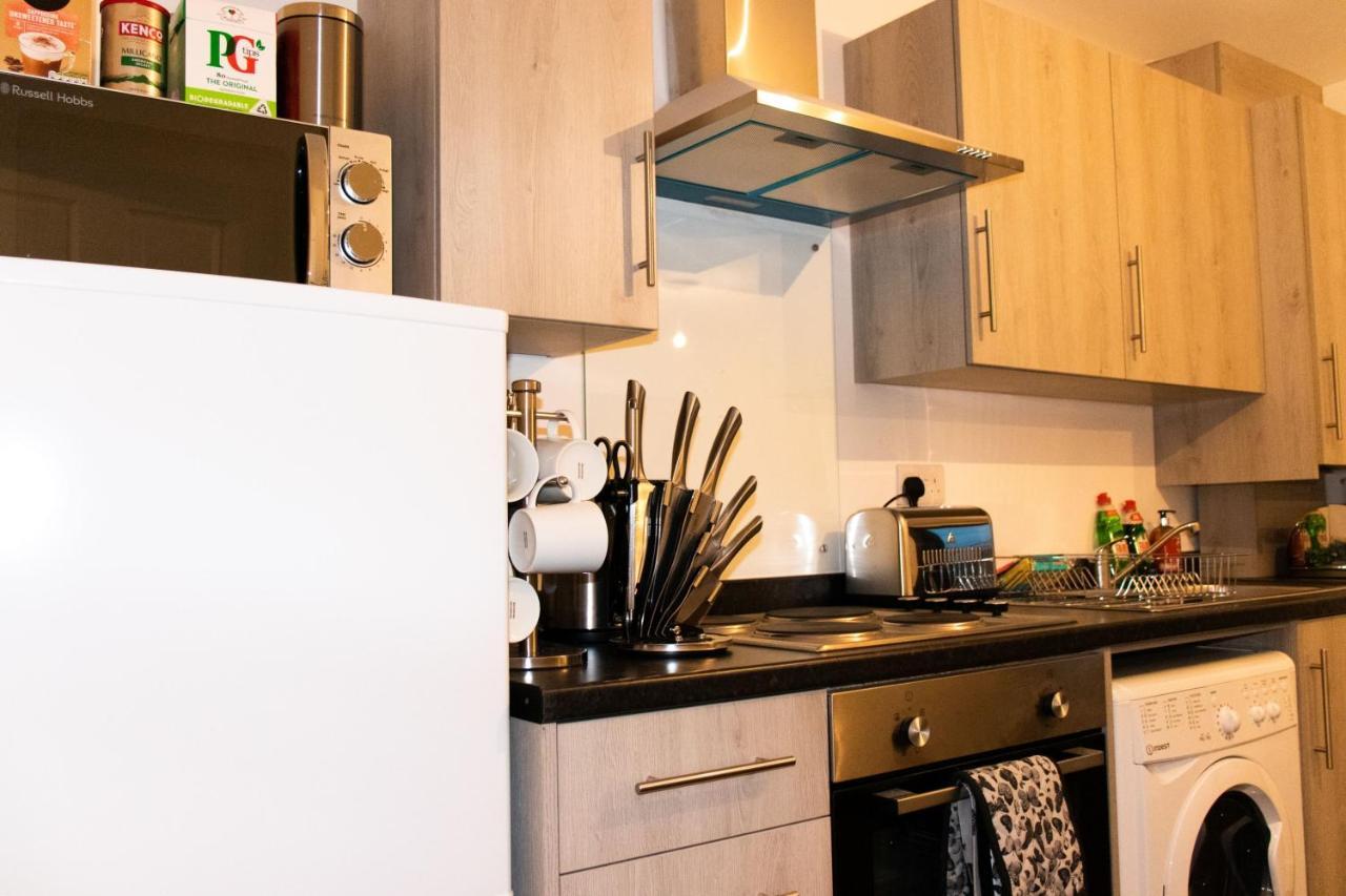 Livestay-Modern Apartment Minutes Away From Heathrow Slough Dış mekan fotoğraf