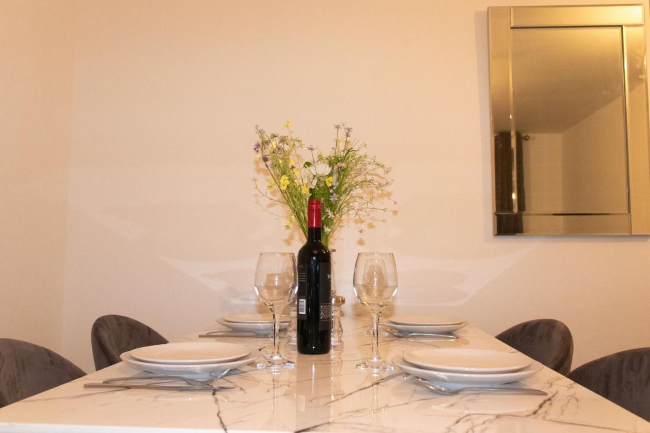 Livestay-Modern Apartment Minutes Away From Heathrow Slough Dış mekan fotoğraf