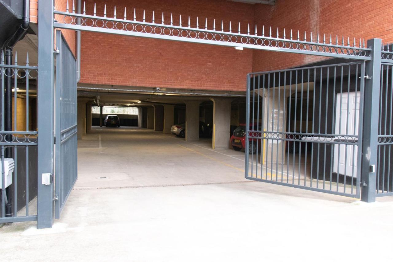 Livestay-Modern Apartment Minutes Away From Heathrow Slough Dış mekan fotoğraf