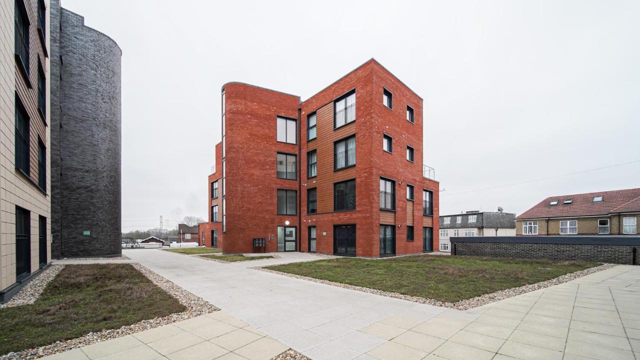 Livestay-Modern Apartment Minutes Away From Heathrow Slough Dış mekan fotoğraf